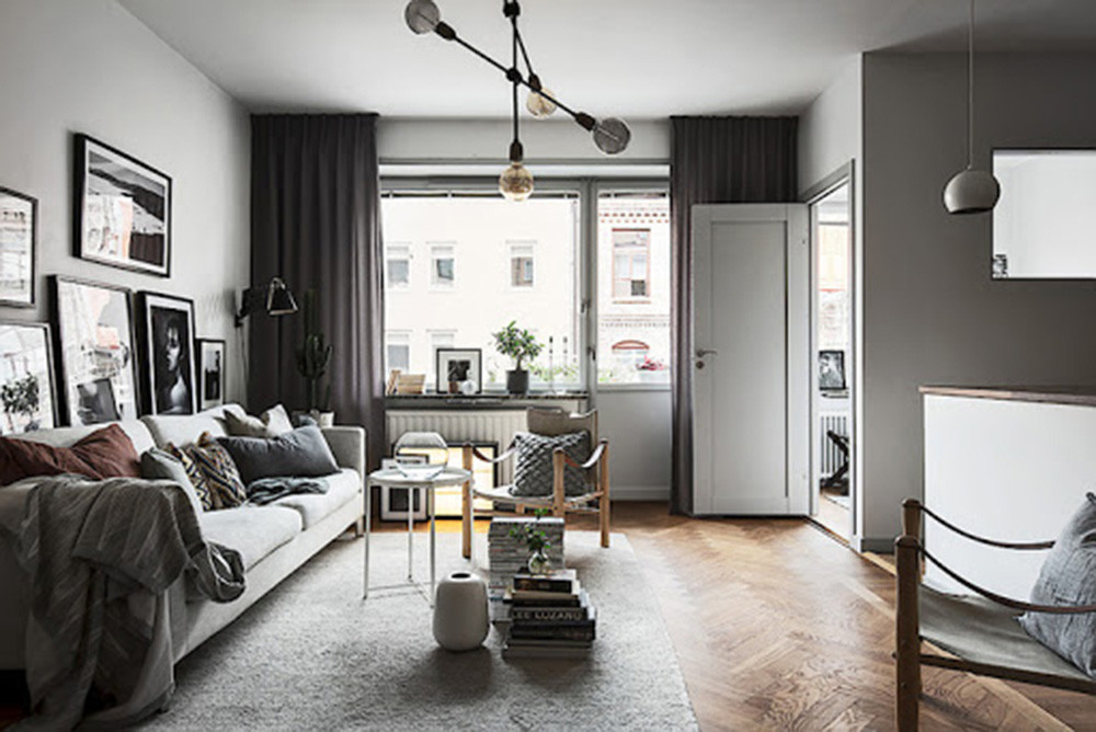 Thử nghĩ xem phòng khách lúc nào cũng ngăn nắp, trong nhà không có thứ gì thừa, đứa trẻ chỉ muốn bày bừa đống đồ chơi đã sắp xếp, cứ cầm cọ vẽ lên vẽ hai nét mà bị mẹ khiển trách, ngăn cản, cố gắng giữ nhà sạch sẽ, ngăn nắp thì làm sao có thể sáng tạo được.