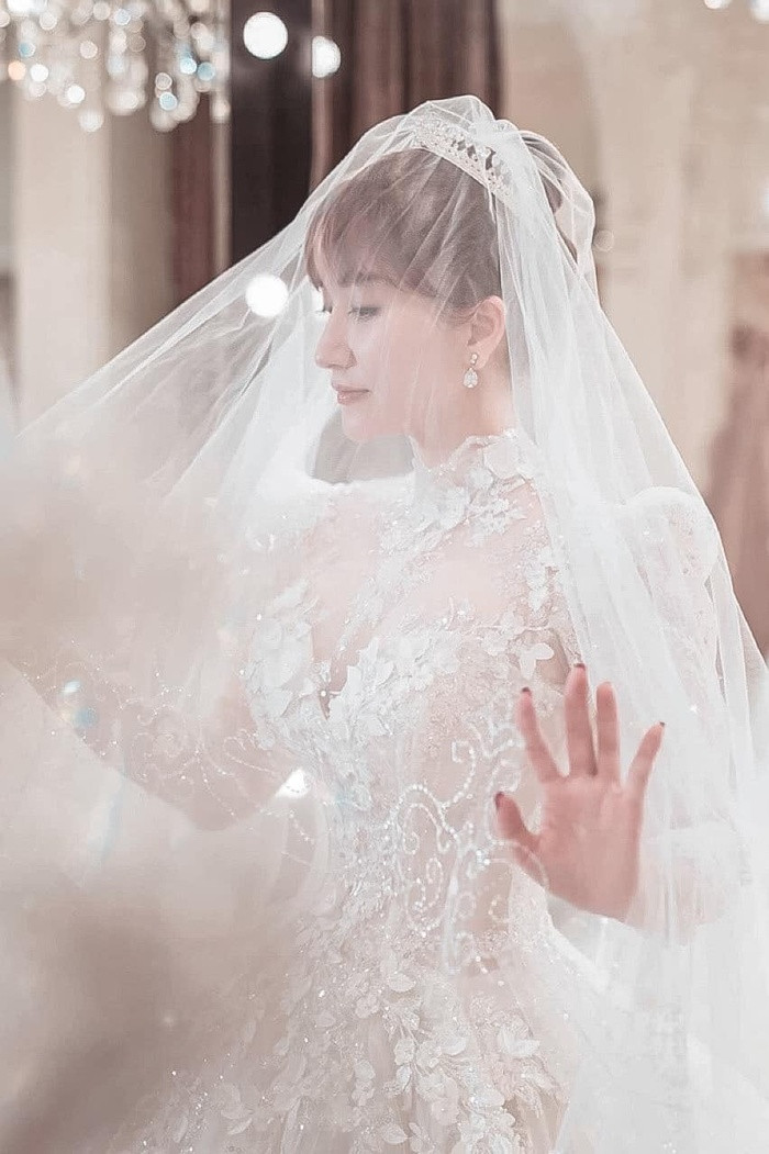 Khanh Thi bat mi moi quan he tot dep giua minh va gia dinh chong-Hinh-3