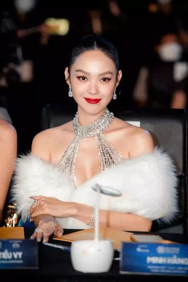 Dung vay lo hiem, Thuy Tien ap dao Minh Hang nho vuong mien 12 ty-Hinh-5