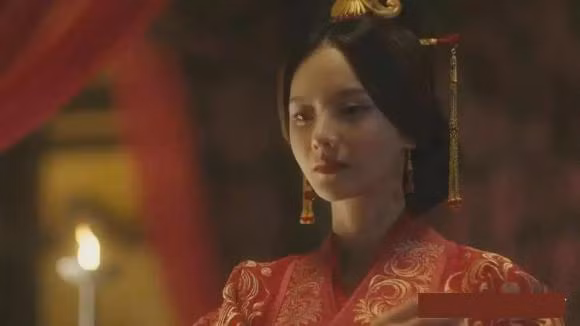 My nhan dep ngang Dieu Thuyen khien 3 cha con Tao Thao xieu long-Hinh-2