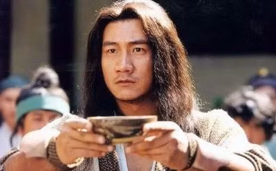 Vi sao Chu Ba Thong lai xem thuong Hang Long Thap Bat Chuong?