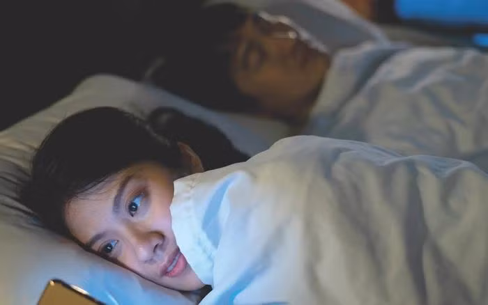 Nghiện thiết bị công nghệ khiến 'chuyện ấy' nguội lạnh ảnh 1