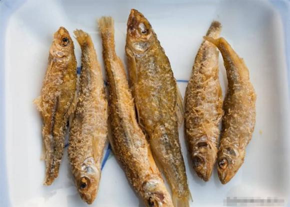 Ướp cá với thứ này, rán kiểu gì cũng vàng giòn - Hình 2 Uop ca voi thu nay, ran kieu gi cung vang gion-Hinh-2