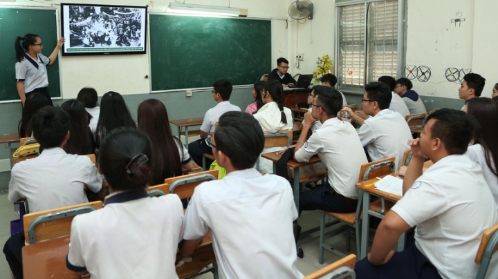 Thu tuong yeu cau Bo GD&DT danh gia, de xuat phuong an phu hop day Su bac THPT