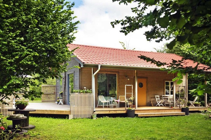 Trẻ em thích đến chơi nhà. Trẻ em rất nhạy cảm với phong thủy. Nếu ngôi nhà có phong thủy xấu, trẻ không muốn đến chơi nhà hoặc vào nhà sẽ nghịch ngợm, gây ra đổ vỡ. Trong khi ngôi nhà có trẻ nhỏ đến chơi đùa chứng tỏ phong thủy tốt, hút được điềm lành, tài lộc, may mắn cho chủ nhà.