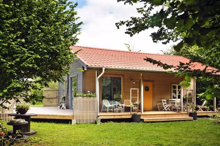 Trẻ em thích đến chơi nhà. Trẻ em rất nhạy cảm với phong thủy. Nếu ngôi nhà có phong thủy xấu, trẻ không muốn đến chơi nhà hoặc vào nhà sẽ nghịch ngợm, gây ra đổ vỡ. Trong khi ngôi nhà có trẻ nhỏ đến chơi đùa chứng tỏ phong thủy tốt, hút được điềm lành, tài lộc, may mắn cho chủ nhà.