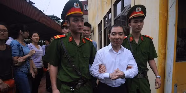 Bị cáo Dương Chí Dũng không tranh luận gì thêm sau khi tiếp tục bị VKS đề nghị y án tử hình. Ảnh: Thanh Lưu.