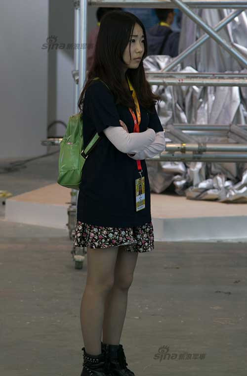 Dù là triển lãm quân sự, nhưng triển lãm Chu Hải cũng đón nhận lượng khách nữ đông đảo.