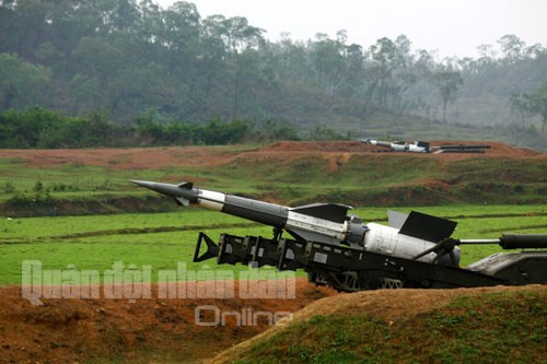 Bệ phóng tổ hợp tên lửa S-125-2TM.