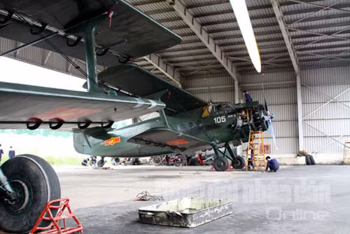 Trong biên chế của Lữ đoàn 918 còn có những chiếc máy bay An-2. Ngoài chức năng vận tải, loại máy bay này còn được sử dụng trên nhiều lĩnh vực như phục vụ đo đạc bản đồ; gieo hạt trồng rừng...