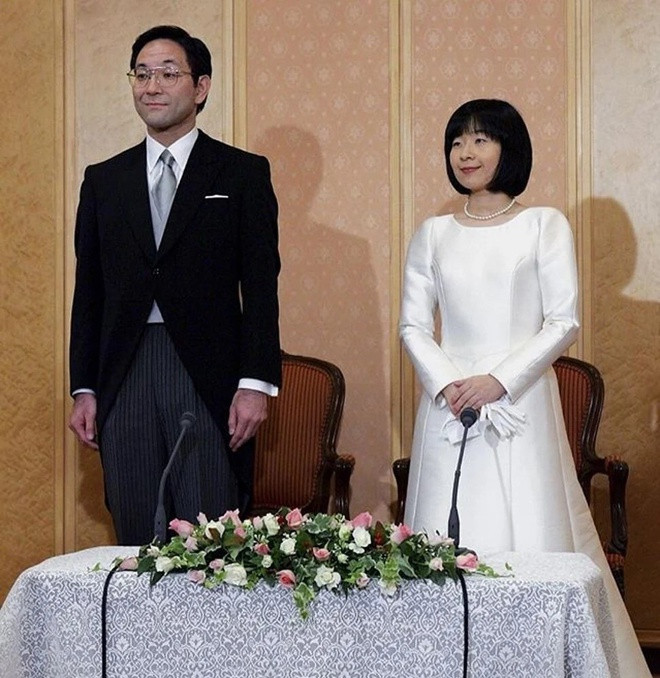 Có cuộc sống hiện tại như một công dân bình thường, Sayako đã học cách lái xe, tự đi chợ và mở cửa hàng tạp hóa, chuyển đến sống trong căn hộ một phòng ngủ.