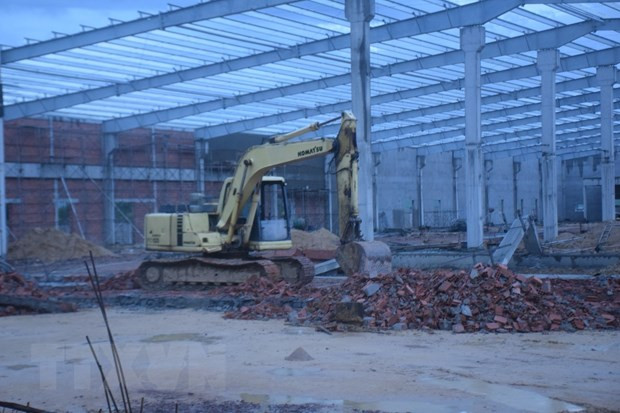 Da co 4 nguoi chet, 7 nguoi bi thuong trong vu sap tuong o Binh Dinh