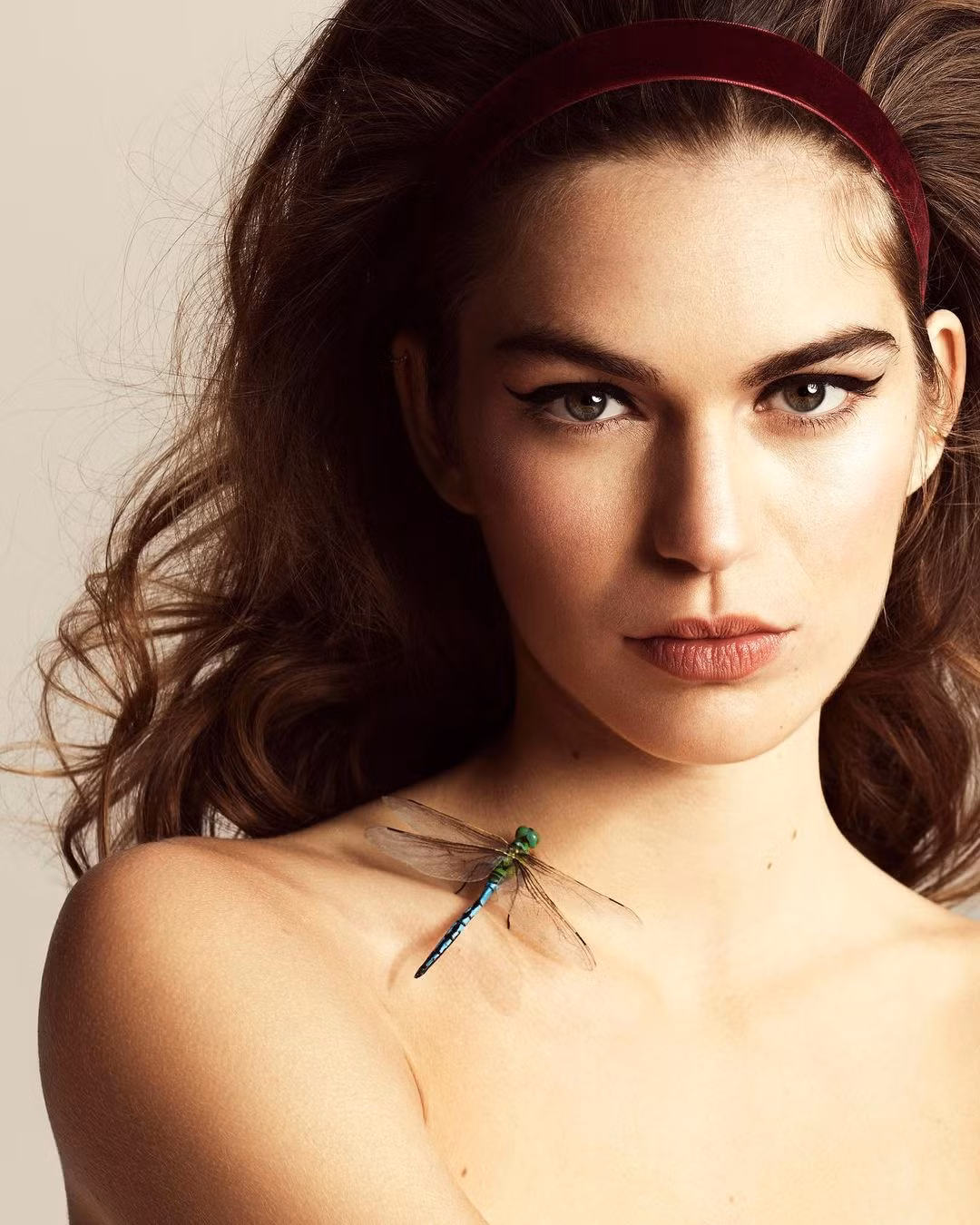 Yêu cầu chiều cao và số đo là bắt buộc. Ngoài ra, bạn cần nỗ lực khi phải đối diện với lịch làm việc dày đặc. Việc có thêm nền tảng, niềm yêu thích với thời trang sẽ là điểm cộng. Bạn cũng cần phải thích ứng nhanh với yêu cầu công việc. Là người mẫu, Anna Palgen cũng phải đối diện với những điều này.