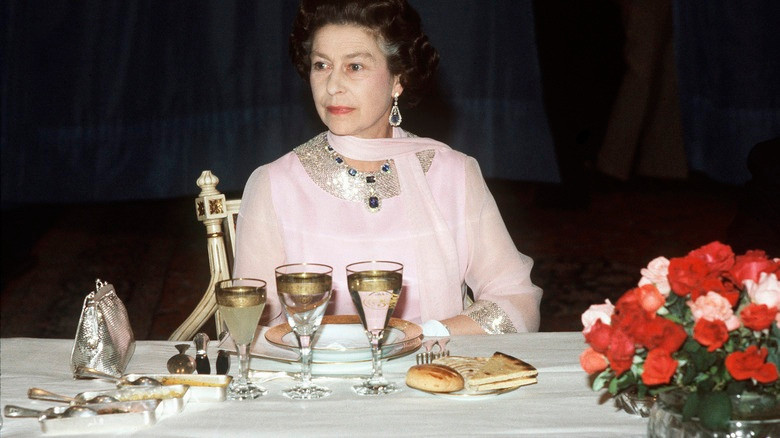 Thoi quen an uong de song tho cua Nu hoang Anh-Hinh-4