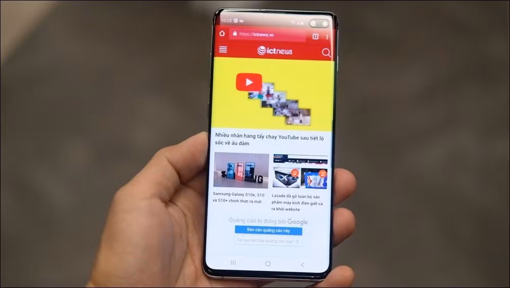 4 smartphone loi thoi nhung van 