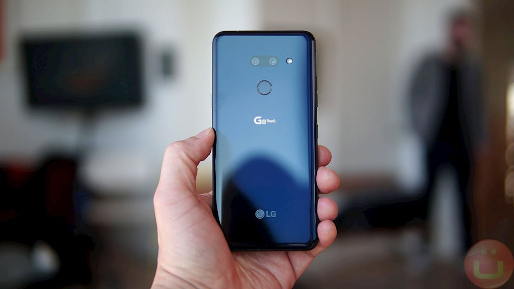 4 smartphone loi thoi nhung van 