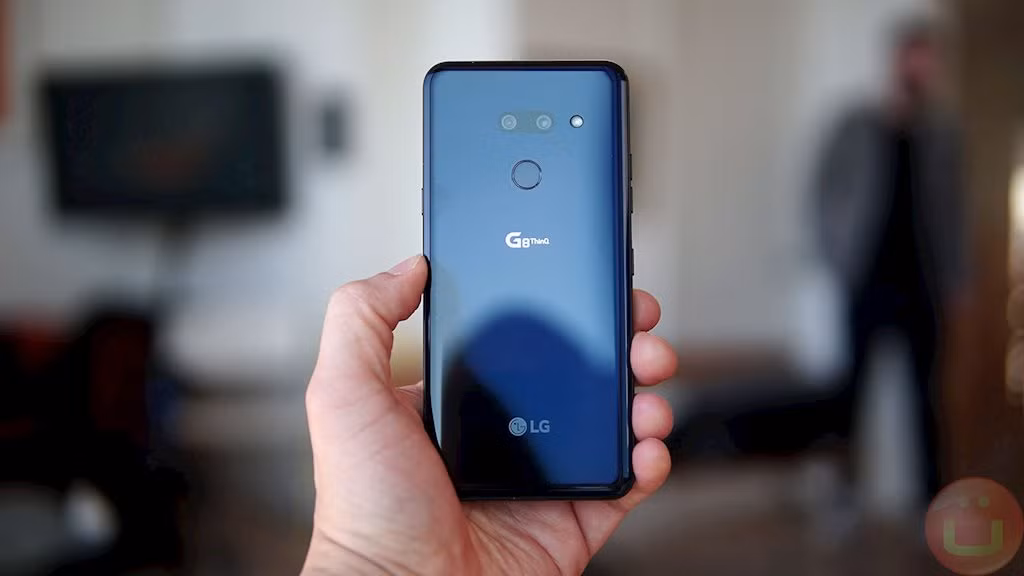 4 smartphone loi thoi nhung van 