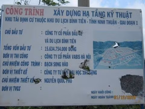 Nơi đây họ đã bị lừa một cú “ngoạn mục” bởi một ngư dân và cả chức trách của địa phương khi “đồng lòng” bán cho họ miếng đất nằm trong quy hoạch của một dự án du lịch.