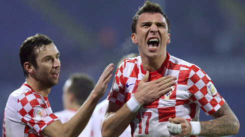 Mario Mandzukic trở lại sau án treo giò liệu có mang thêm sức mạnh cho Croatia để tiễn Cameroon về nước.