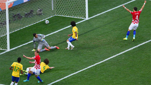 Croatia gây bất ngờ trong trận mở màn khi là đội vươn lên dẫn trước.