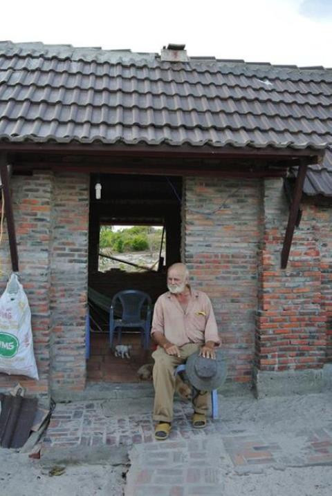 Sau nhiều năm làm việc tại Việt Nam, thay mặt cho quốc gia Đan Mạch trong chương trình trợ cấp, cặp vợ chồng Đan - Việt này đã xây biết bao nhiêu cái cầu treo, các ngôi trường trong những vùng hẻo lánh.