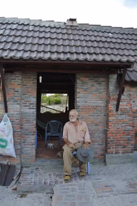 Sau nhiều năm làm việc tại Việt Nam, thay mặt cho quốc gia Đan Mạch trong chương trình trợ cấp, cặp vợ chồng Đan - Việt này đã xây biết bao nhiêu cái cầu treo, các ngôi trường trong những vùng hẻo lánh.