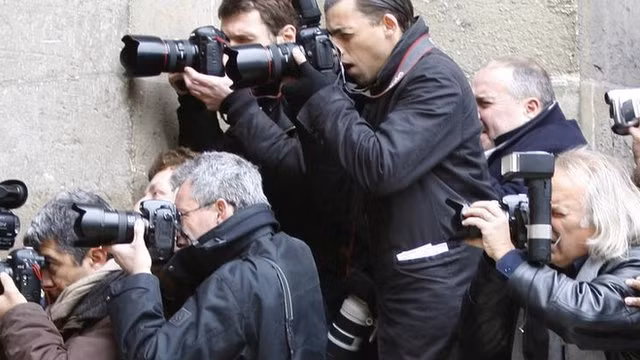 Theo ước tính của Viện An toàn Thông tin Báo chí Quốc tế, chuyên tổ chức các khóa đào tạo về an toàn cho phóng viên, nhà báo tác nghiệp tại các điểm nóng, nguy hiểm trên thế giới, 126 phóng viên, nhà báo, nhân viên truyền thông trên khắp thế giới đã thiệt mạng do tại nạn, sự cố nghề nghiệp trong năm nay.