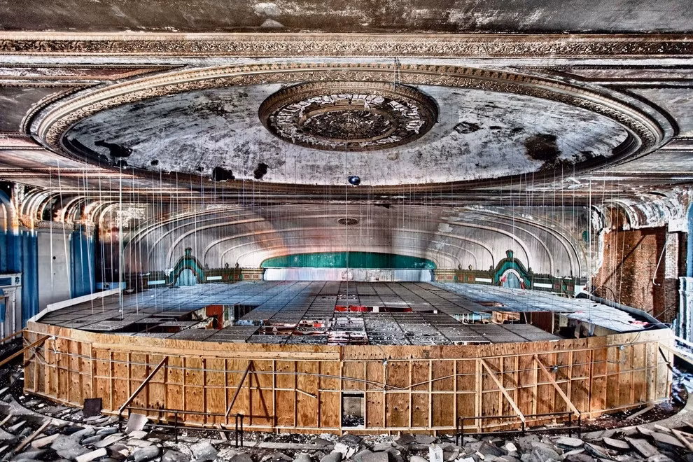 Nhà hát Lawndale bị bỏ hoang hoang phế ở Chicago.