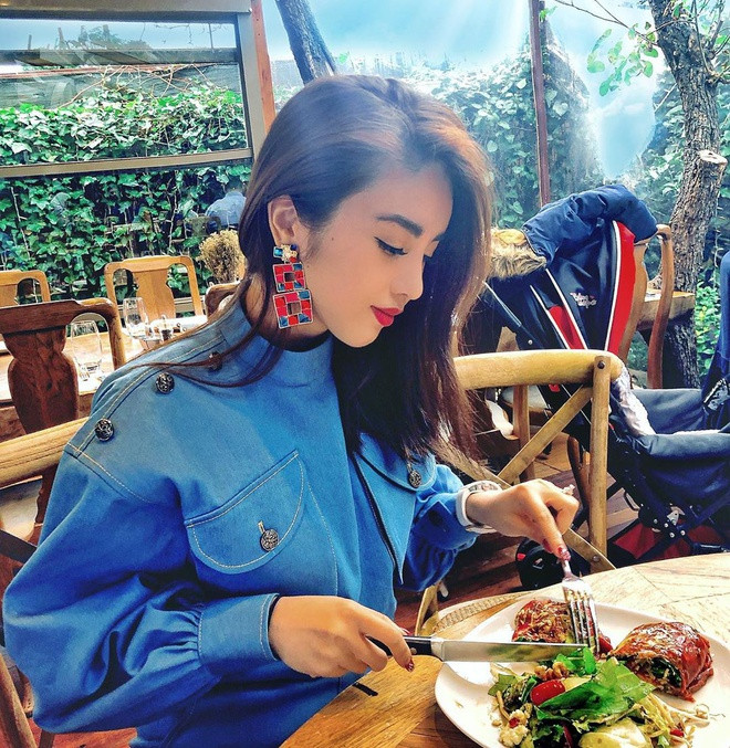 Xinh đẹp lại biết kinh doanh, Lê Châu Giang còn rất biết tận hưởng cuộc sống sang chảnh.