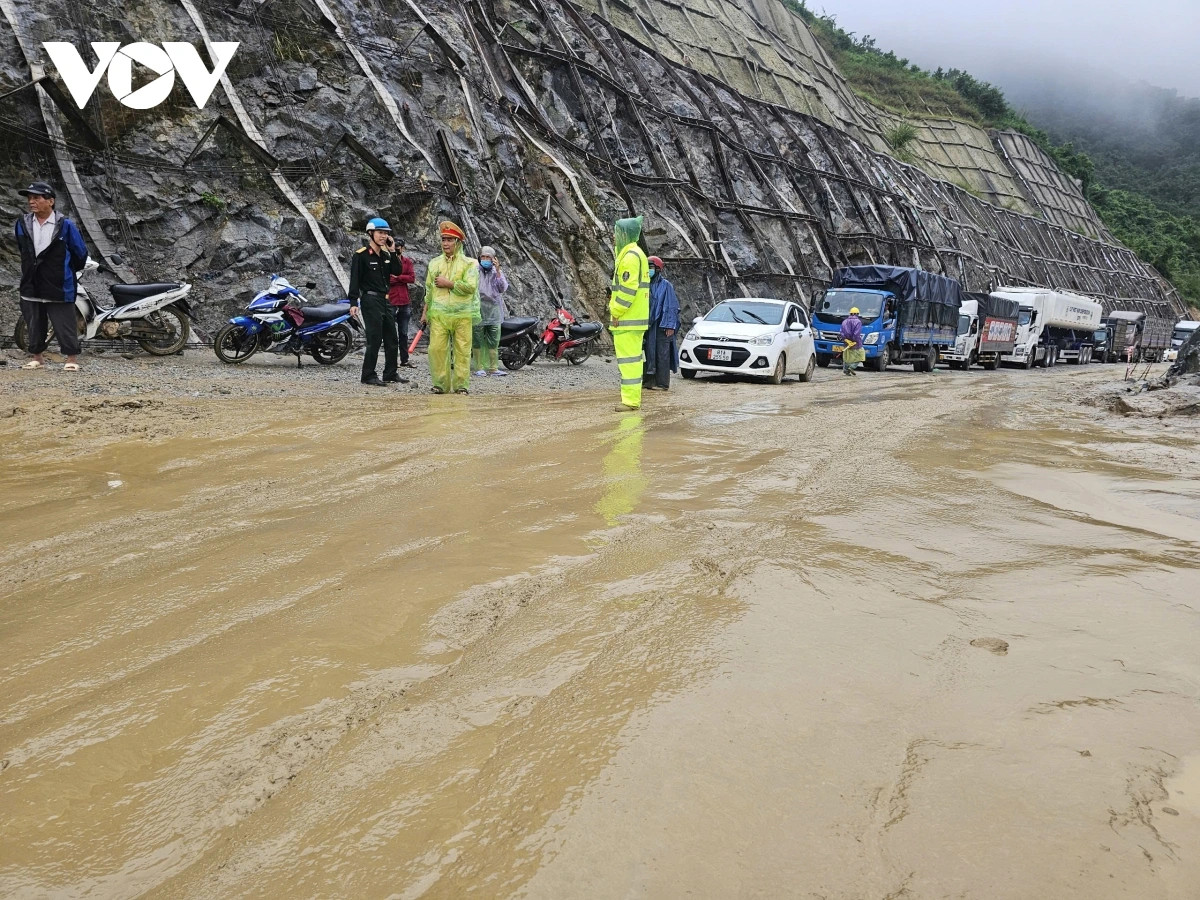 Mặt đường sình lầy