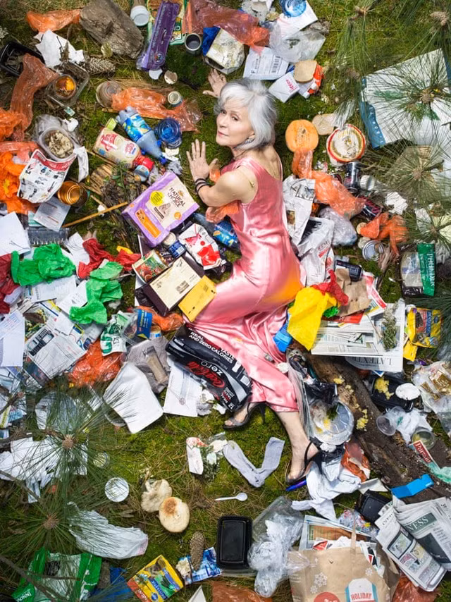  Chúng ta xả bao nhiêu rác? Chất thải và xử lý chất thải là một vấn đề lớn mà thế giới đang phải đối mặt. Trung bình hàng năm, có 2,12 tỷ tấn chất thải được thải ra trên toàn thế giới.