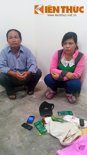 Võ Văn Ân và Trần Thị Lê Oanh cũng bị các "hiệp sĩ" bắt quả tang khi đang giở trò trộm cắp ở TTTM. Võ Văn Ân và Trần Thị Lê Oanh cũng bị các "hiệp sĩ" bắt quả tang khi đang giở trò trộm cắp ở TTTM.