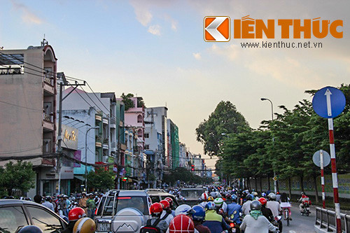 Sự việc khiến giao thông qua khu vực này bị tê liệt.