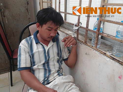 Đối tượng Sĩ tại cơ quan điều tra. Đối tượng Sĩ tại cơ quan điều tra.