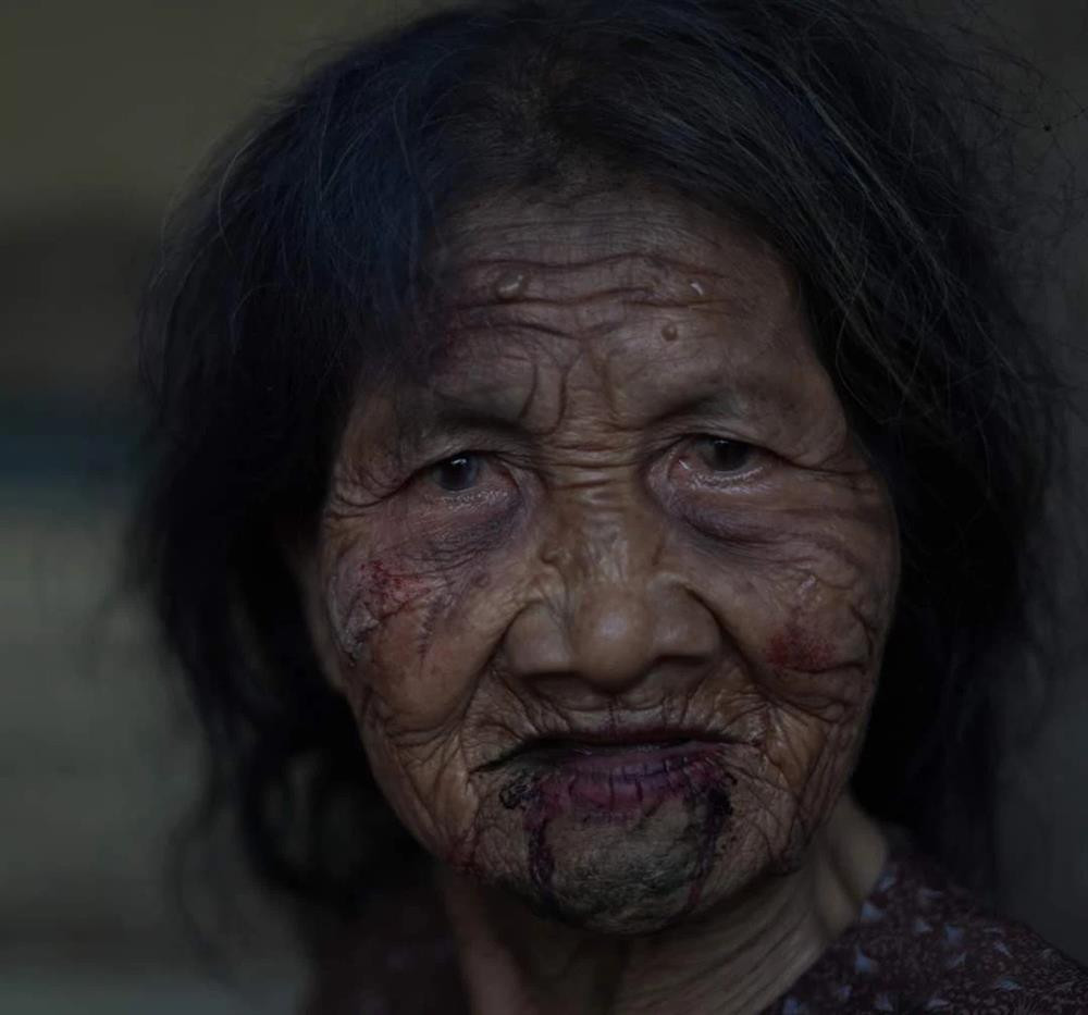 Dien vien la nhat 'Bong De': Dang di choi, bi loi vao dien tam than-Hinh-2