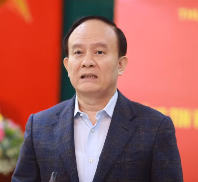 br/> Giai đoạn tháng 2/2004 - 4/2007, ông làm quyền Giám đốc, Giám đốc, Chủ tịch HĐQT, Bí thư Đảng ủy Công ty Xây dựng thanh niên Hà Nội (Công ty Đầu tư và Phát triển nhà Hà Nội số 25). Từ tháng 9/2006 là Ủy viên Ban Thường vụ Đảng ủy Tổng công ty Đầu tư và Phát triển nhà Hà Nội.