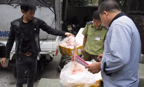 Nầm lợn thối bị cơ quan công an bắt giữ.