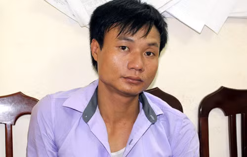 Đối tượng cướp điện thoại iPhone của cô gái.