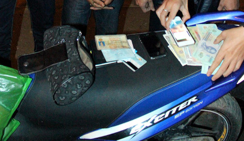 Tang vật của 3 tên cướp.