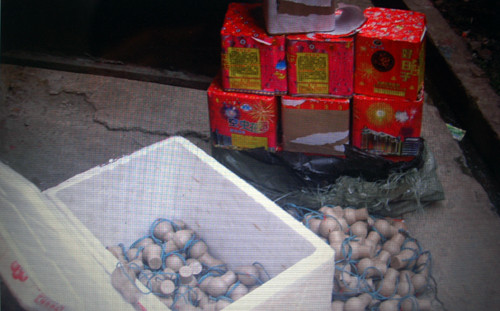 Số pháo lậu bị cơ quan công an bắt giữ.