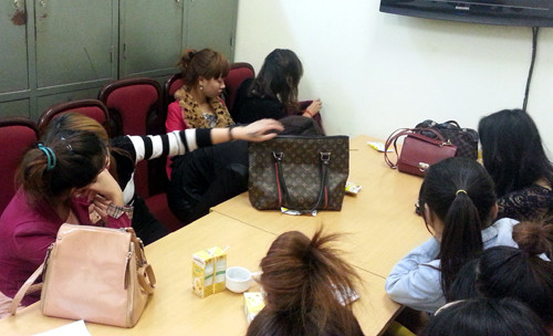 Các thanh niên lắc bị cơ quan chức năng bắt giữ.