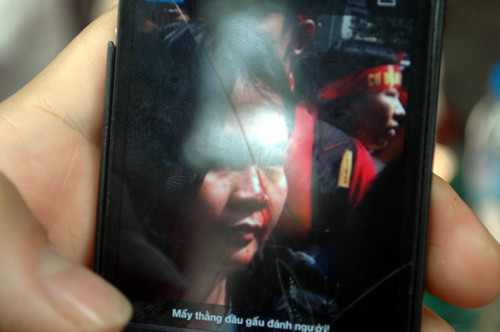 Hình ảnh chị Hằng khi bị đánh.