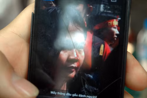 Hình ảnh chị Hằng khi bị đánh.