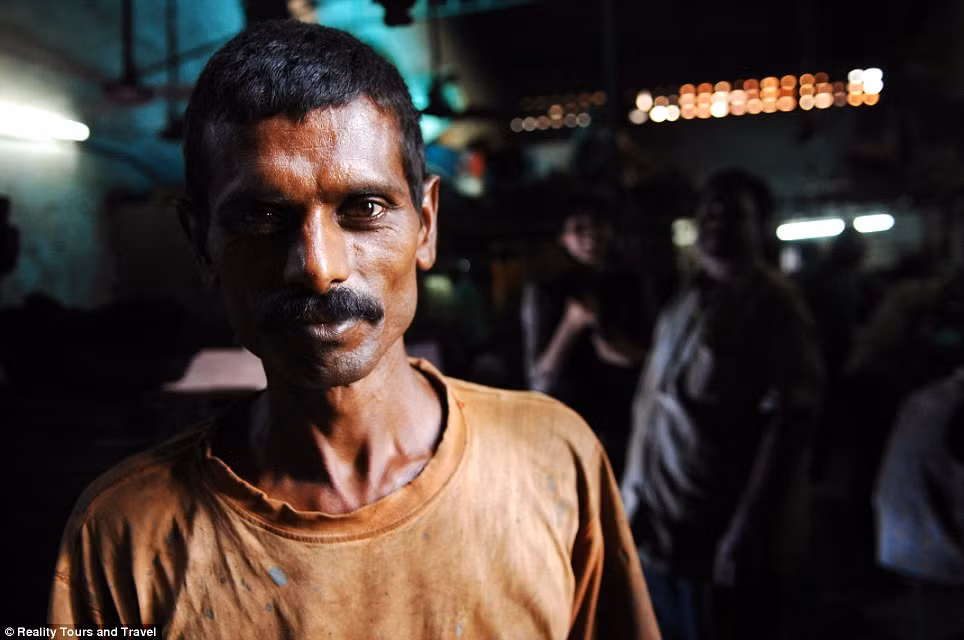 Vì tiêu chuẩn sức khỏe và an toàn lao động ở mức thấp, nên tuổi thọ của nhiều người dân tương đối thấp.