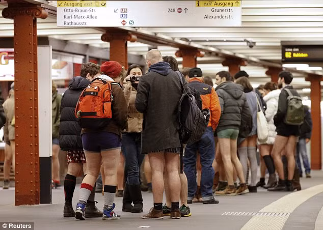 Người dân ở Berlin (Đức) cũng tham gia sự kiện No Pants Subway Ride.