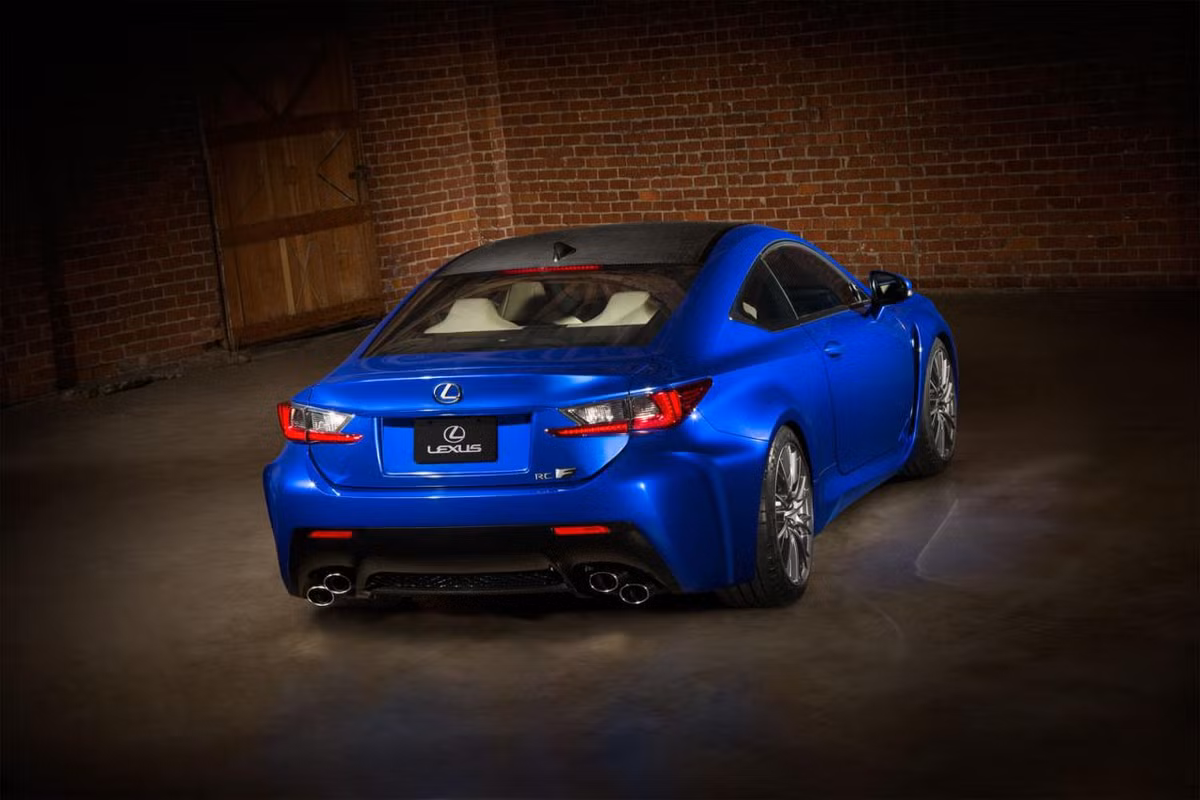 Mức giá của Lexus RC F 2015 rẻ hơn một chút so với BMW M4 Coupe, được bán với giá 64.200 USD chưa bao gồm phí vận chuyển 950 USD.
