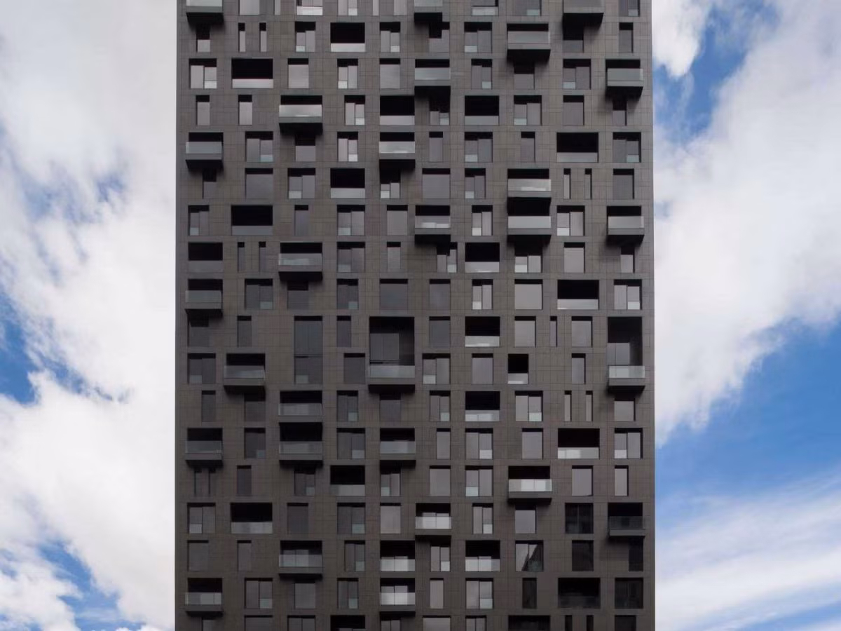 Tòa tháp Magma ở Monterrey, Mexico, là một khu liên hợp chung cư và văn phòng.