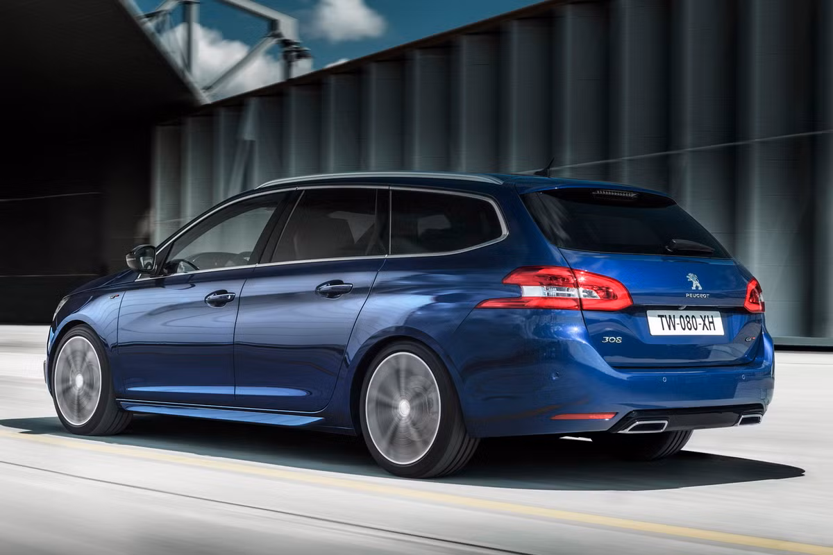Theo kế hoạch, Peugeot 308 GT sẽ được bán ra thị trường từ tháng 10 với giá có thể được công bố tại triển lãm ô tô Paris tới.