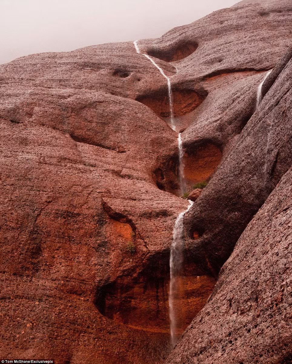 Trước năm 1993, núi đá Uluru được đặt tên là Ayers Rock.