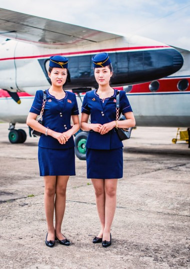 Tiếp viên viên của hãng hàng không Air Koryo tại sân bay ở Chilbo.